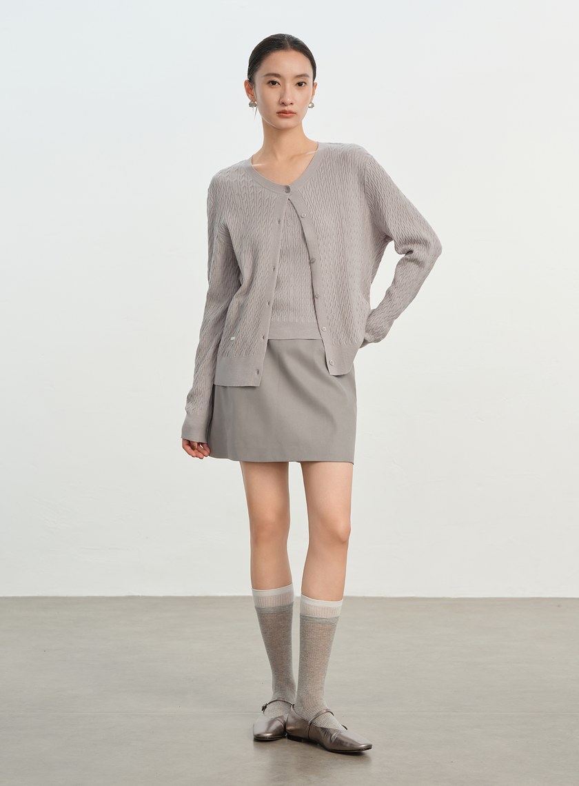 立體花紋圓領針織衫