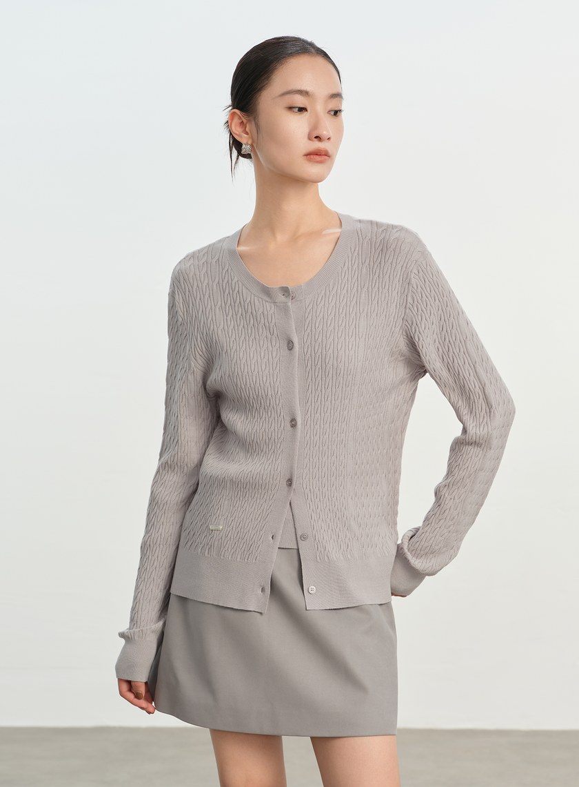 立體花紋圓領針織衫