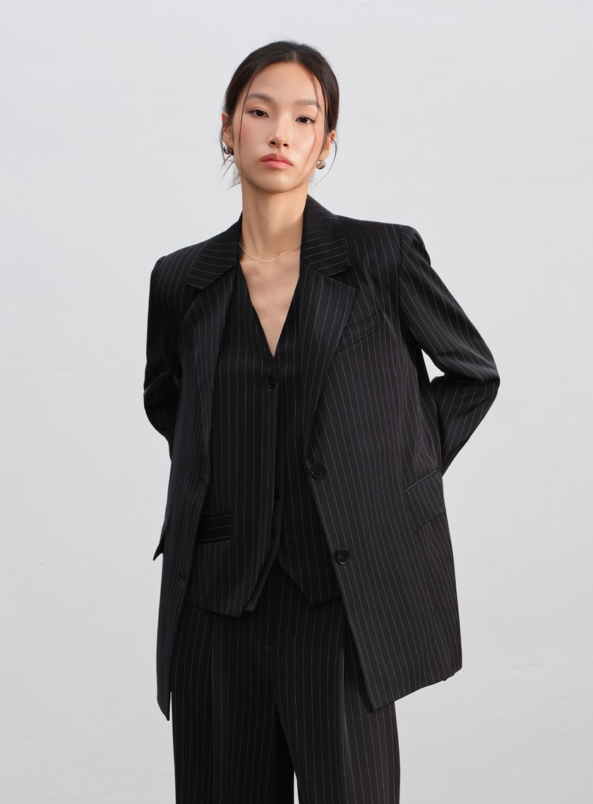 條紋不對稱造型西裝外套