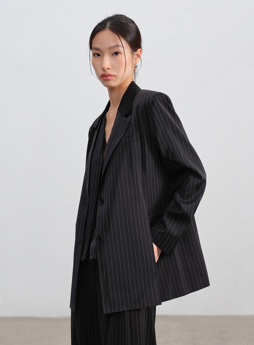 條紋不對稱造型西裝外套