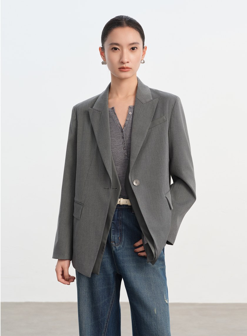 俐落假兩件拼接西裝外套