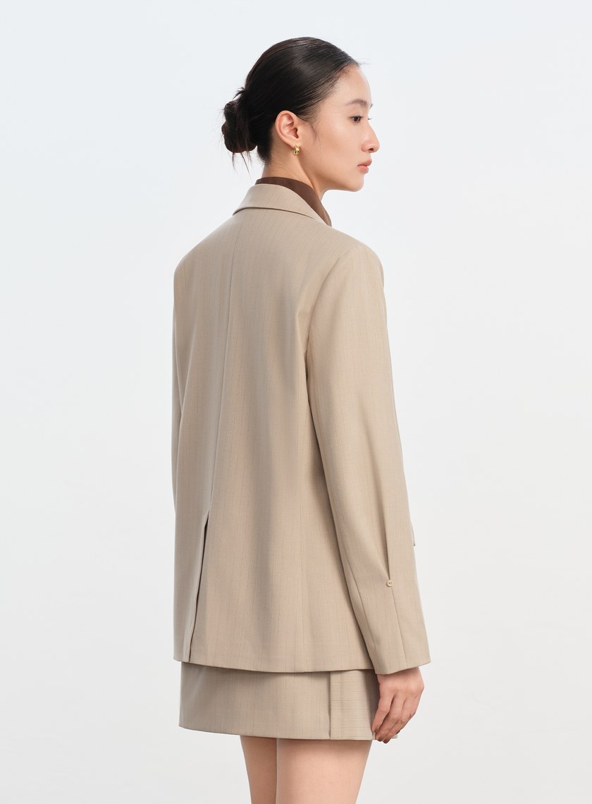 俐落假兩件拼接西裝外套