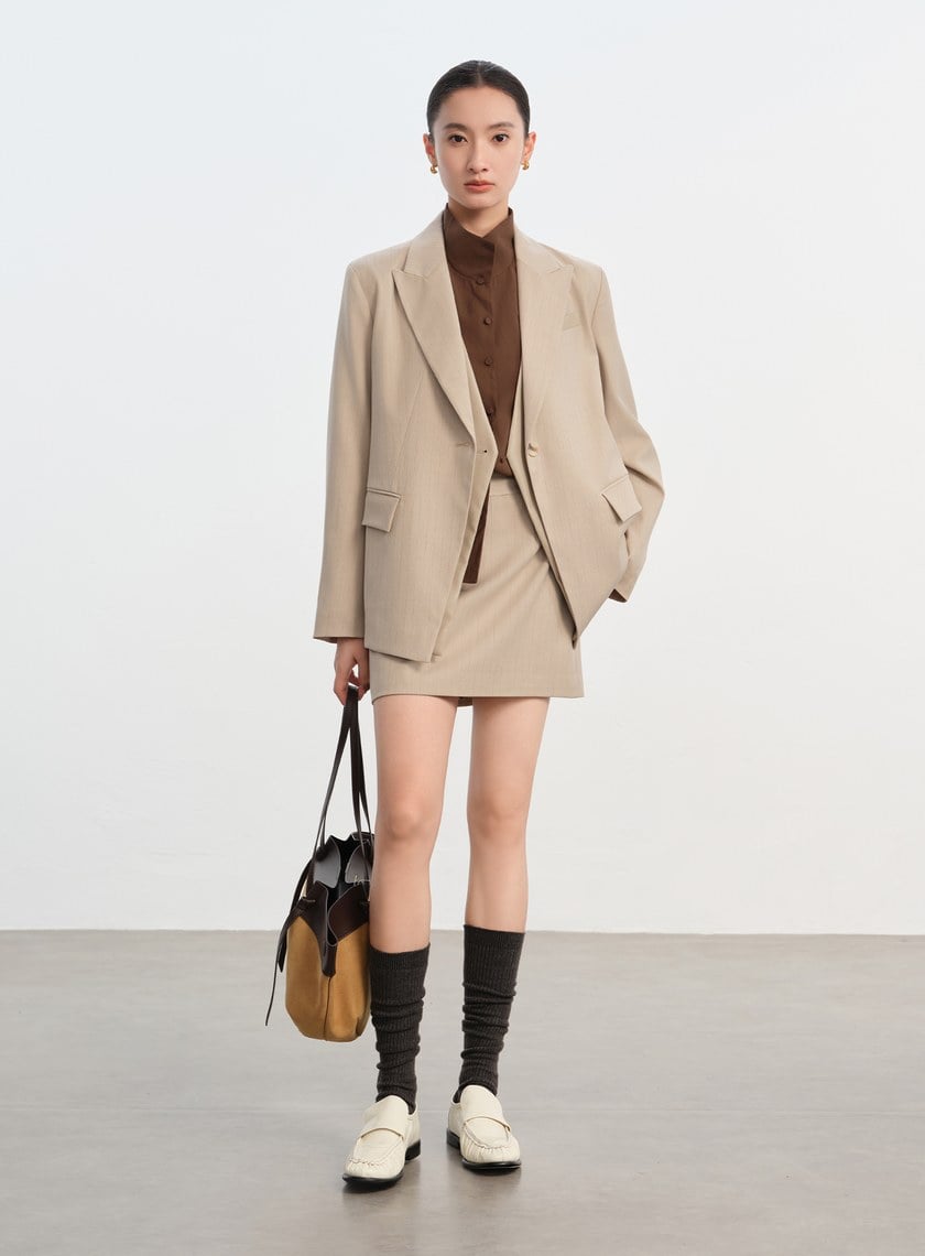 俐落假兩件拼接西裝外套