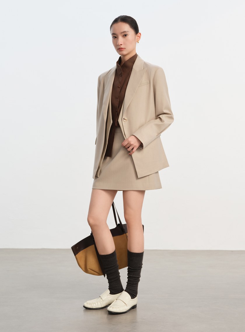 俐落假兩件拼接西裝外套