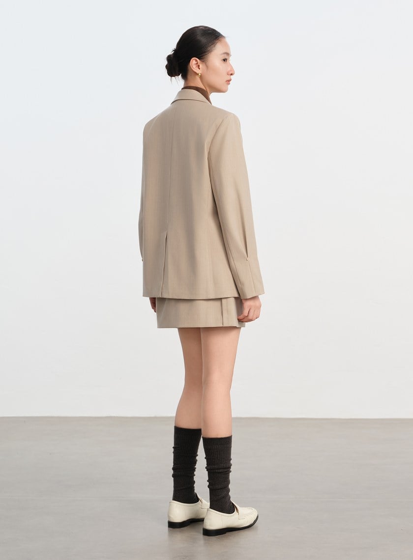 俐落假兩件拼接西裝外套