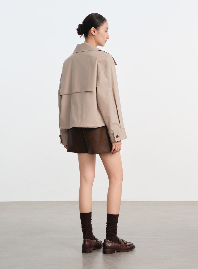 亮面燙膜雙門襟短版風衣