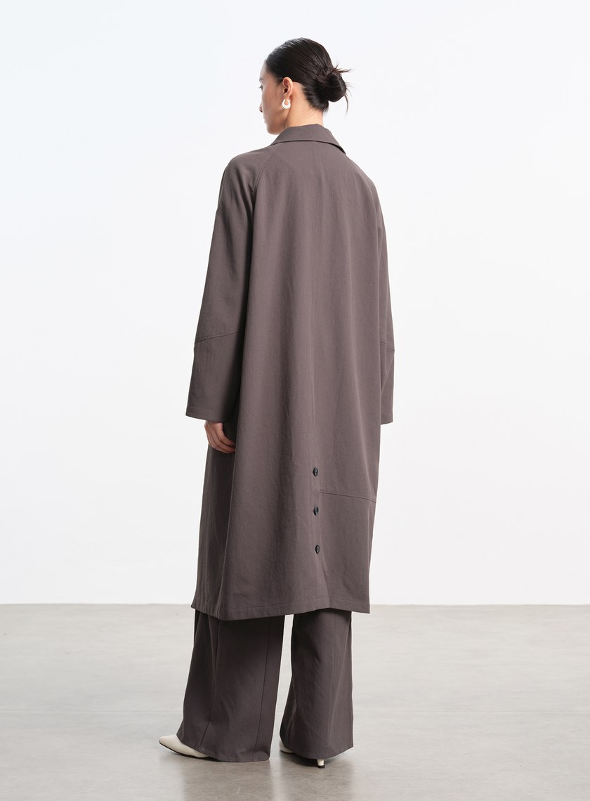 輕盈中空紗繭型風衣