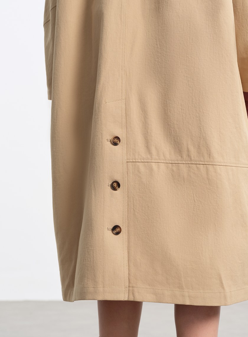 輕盈中空紗繭型風衣