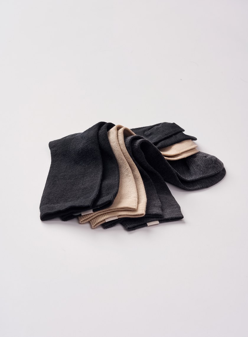 輕薄羊毛中筒襪