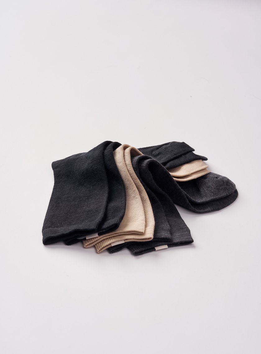 輕薄羊毛中筒襪