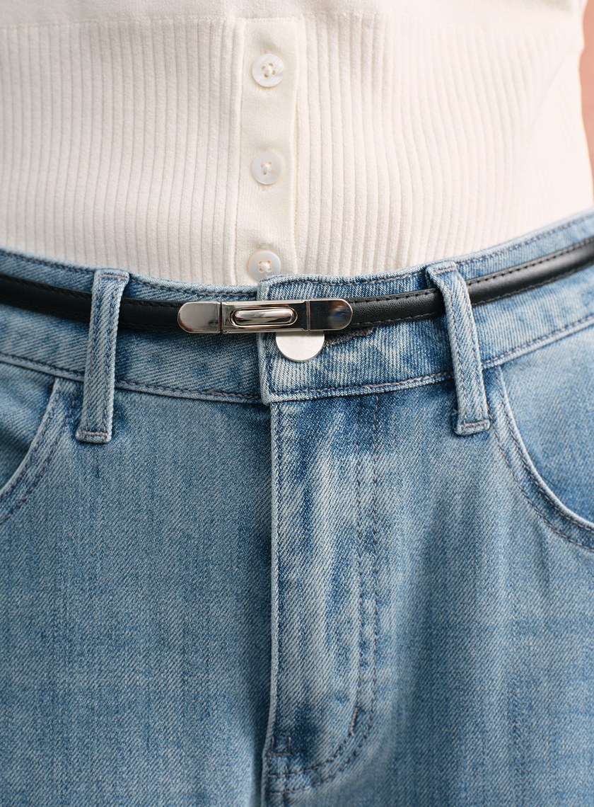 簡約方形金屬頭皮帶