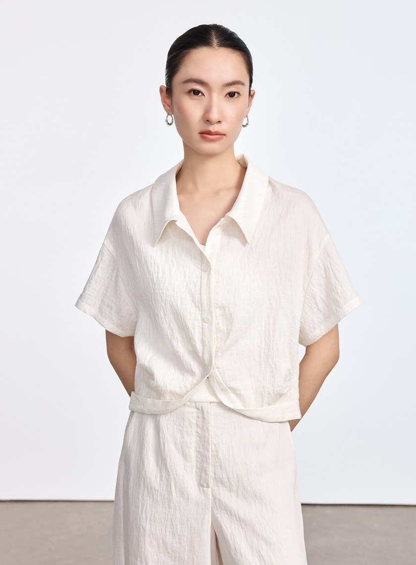 輕盈翻領短版襯衫