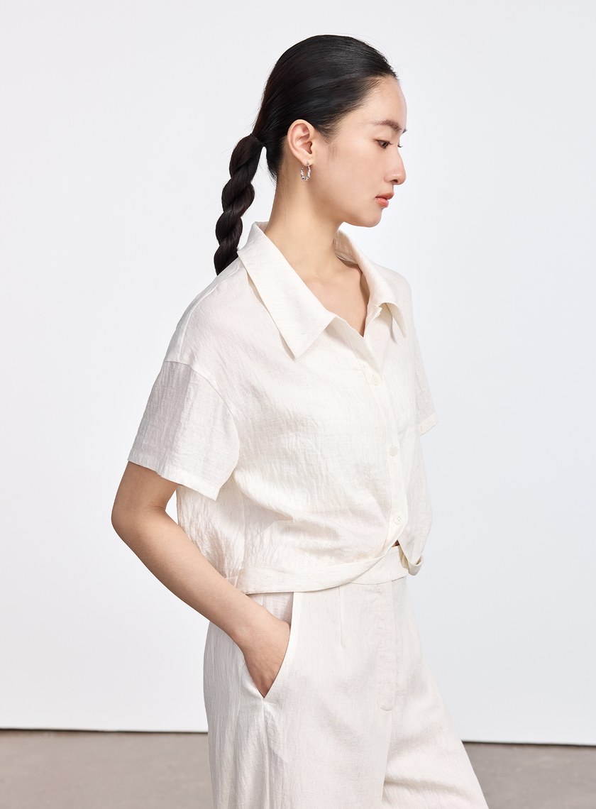 輕盈翻領短版襯衫