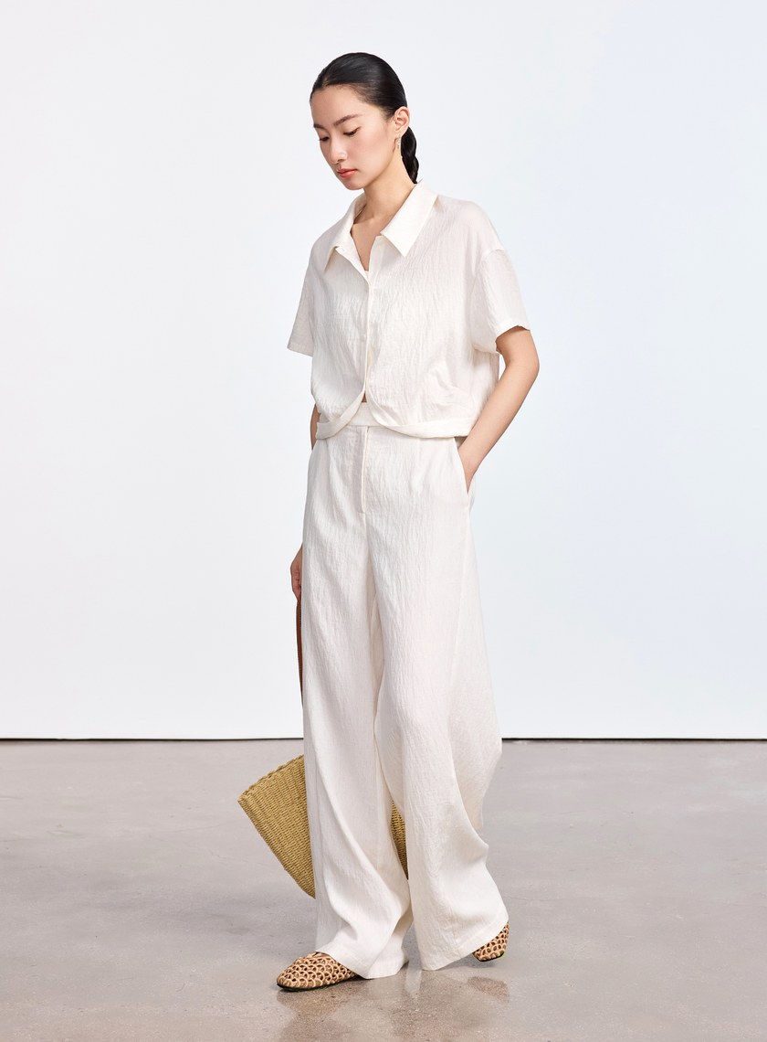 輕盈翻領短版襯衫