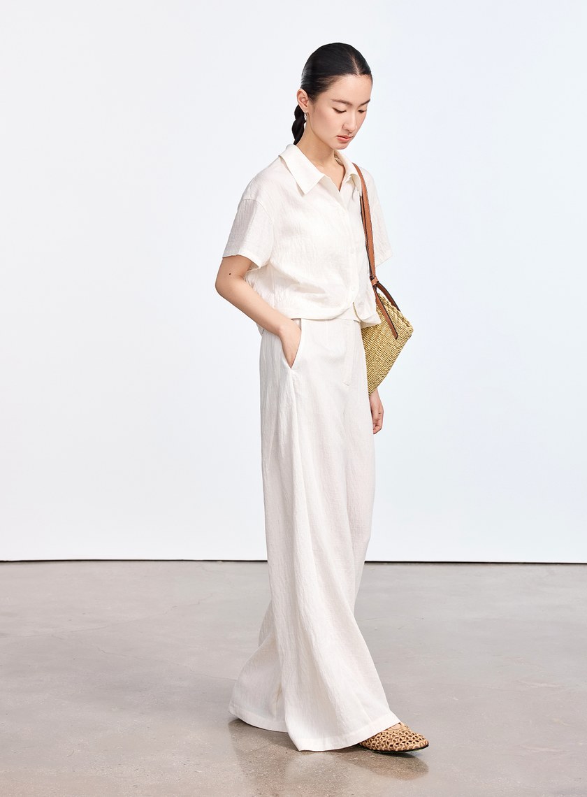 輕盈翻領短版襯衫