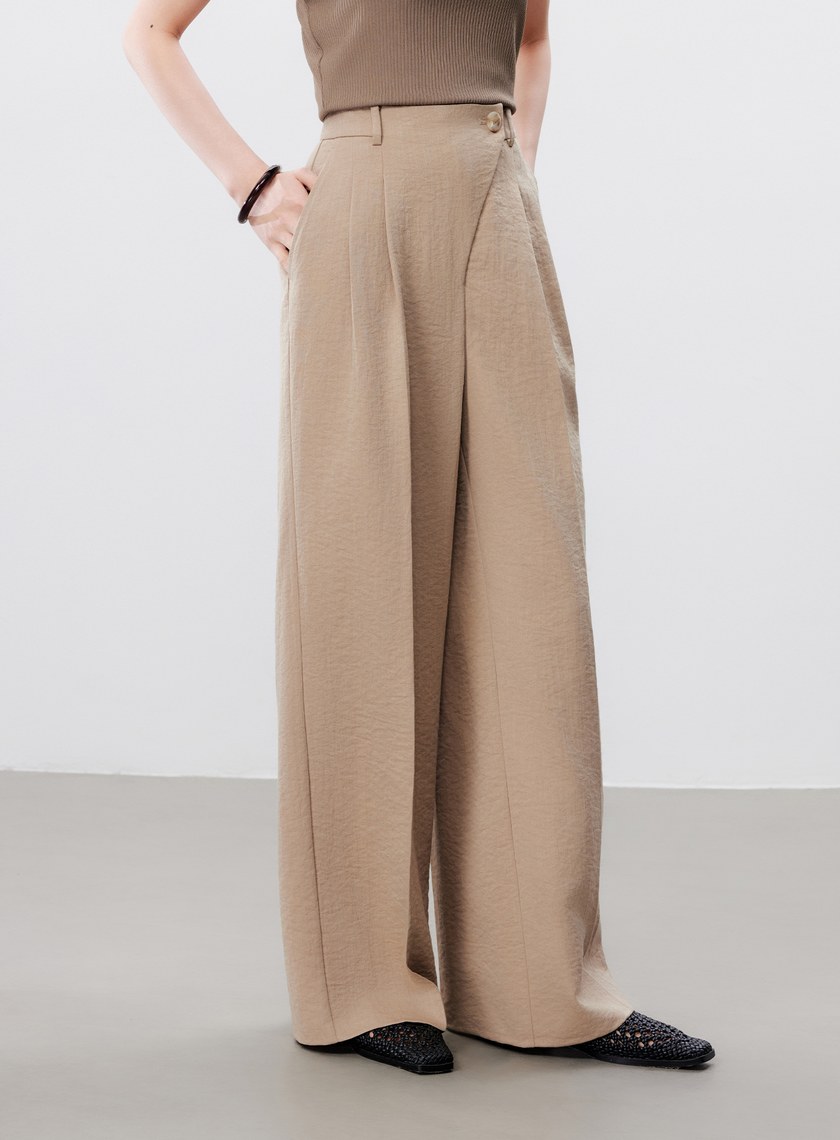 鬆弛感斜門襟垂順闊腿褲