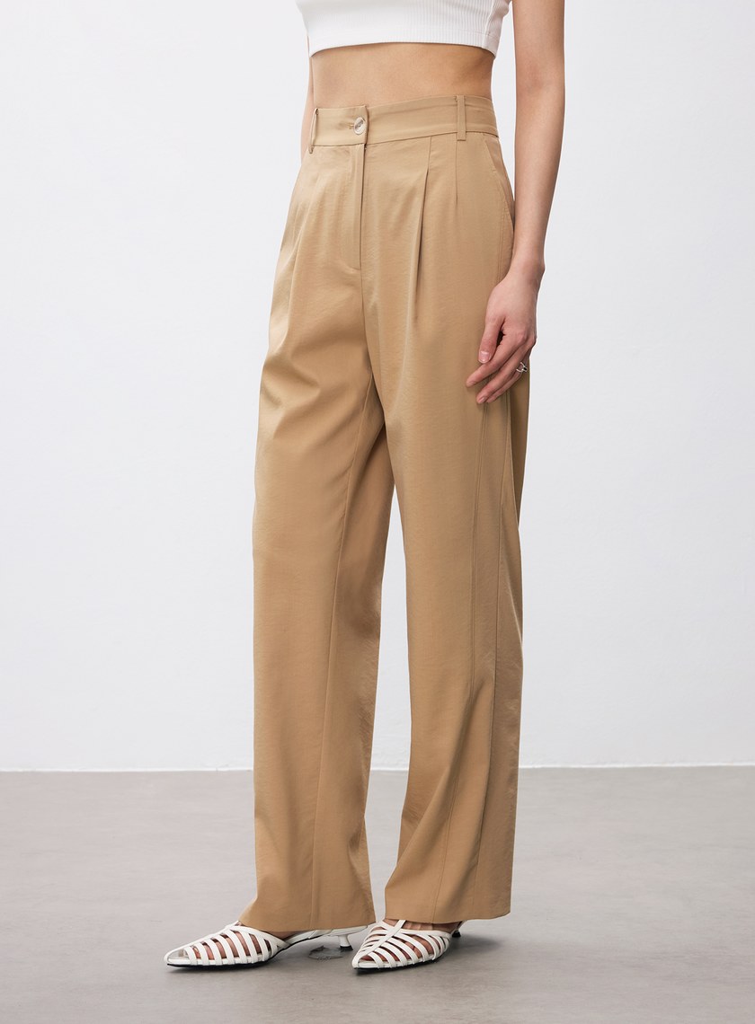 俐落修身直筒西裝褲