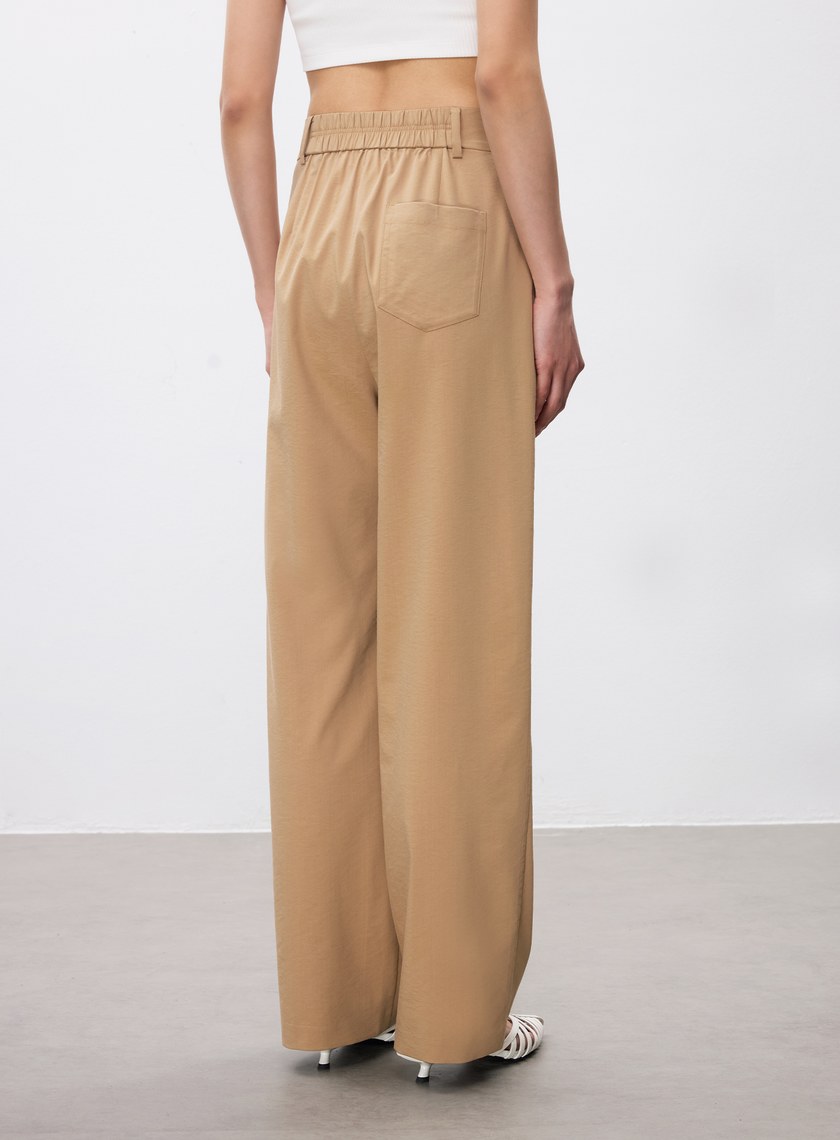 俐落修身直筒西裝褲