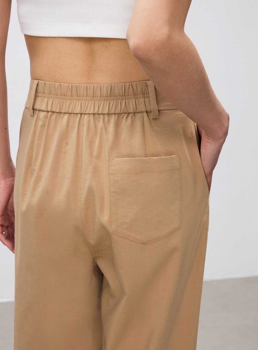 俐落修身直筒西裝褲