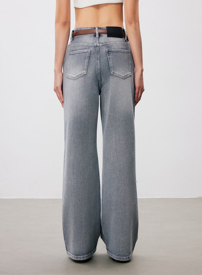 經典刷色直筒牛仔褲