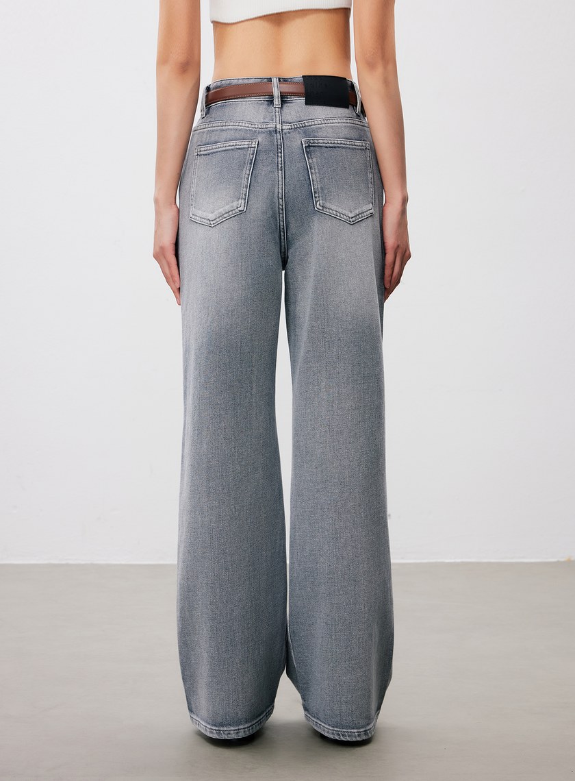 經典刷色直筒牛仔褲