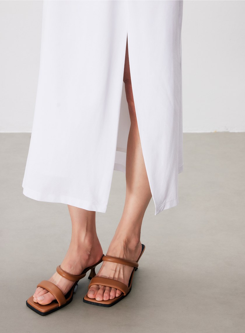 簡約刺繡單邊紐結短袖洋裝