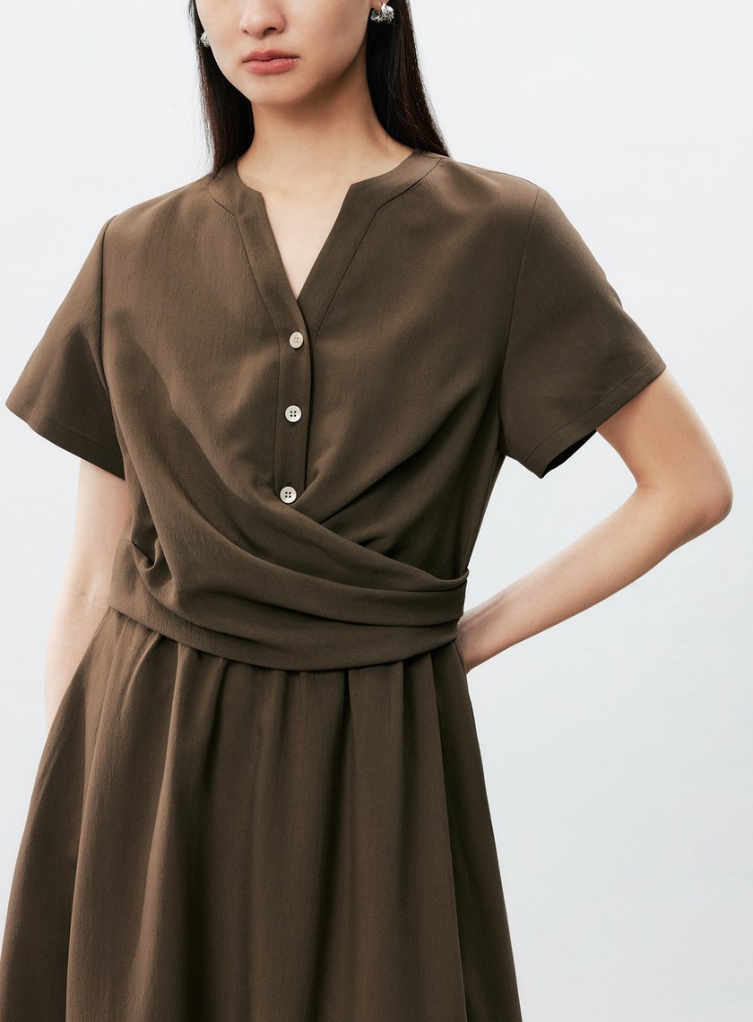 不對稱扭結收腰洋裝