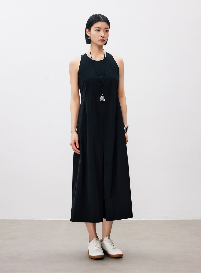 輕盈修身無袖洋裝