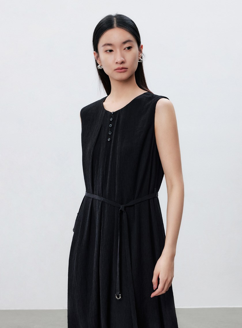 輕盈褶皺綁帶洋裝