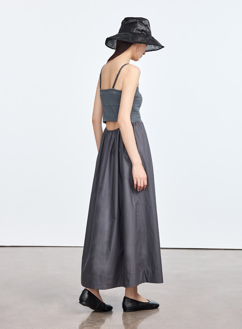 美背傘狀細肩帶洋裝