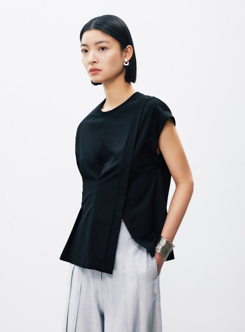 不對稱壓褶小飛袖T恤