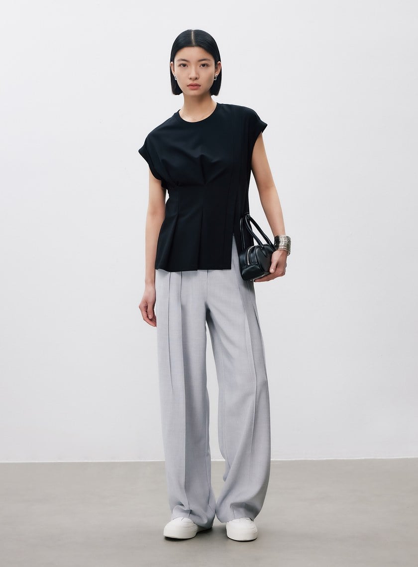 不對稱壓褶小飛袖T恤