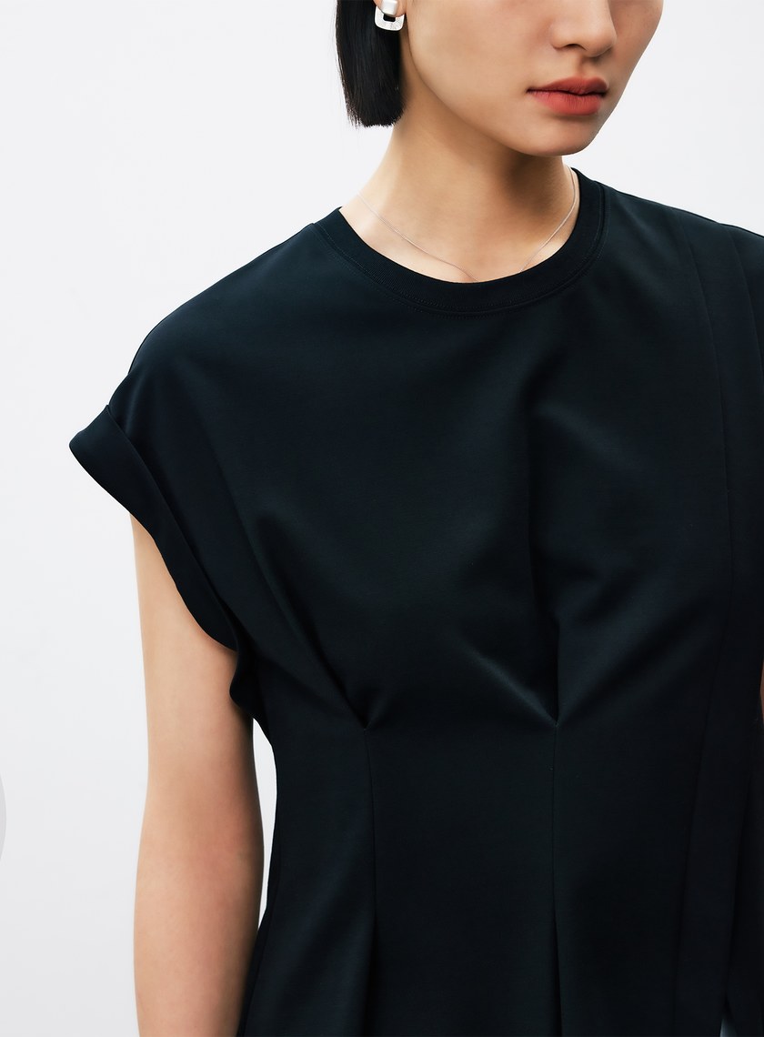 不對稱壓褶小飛袖T恤