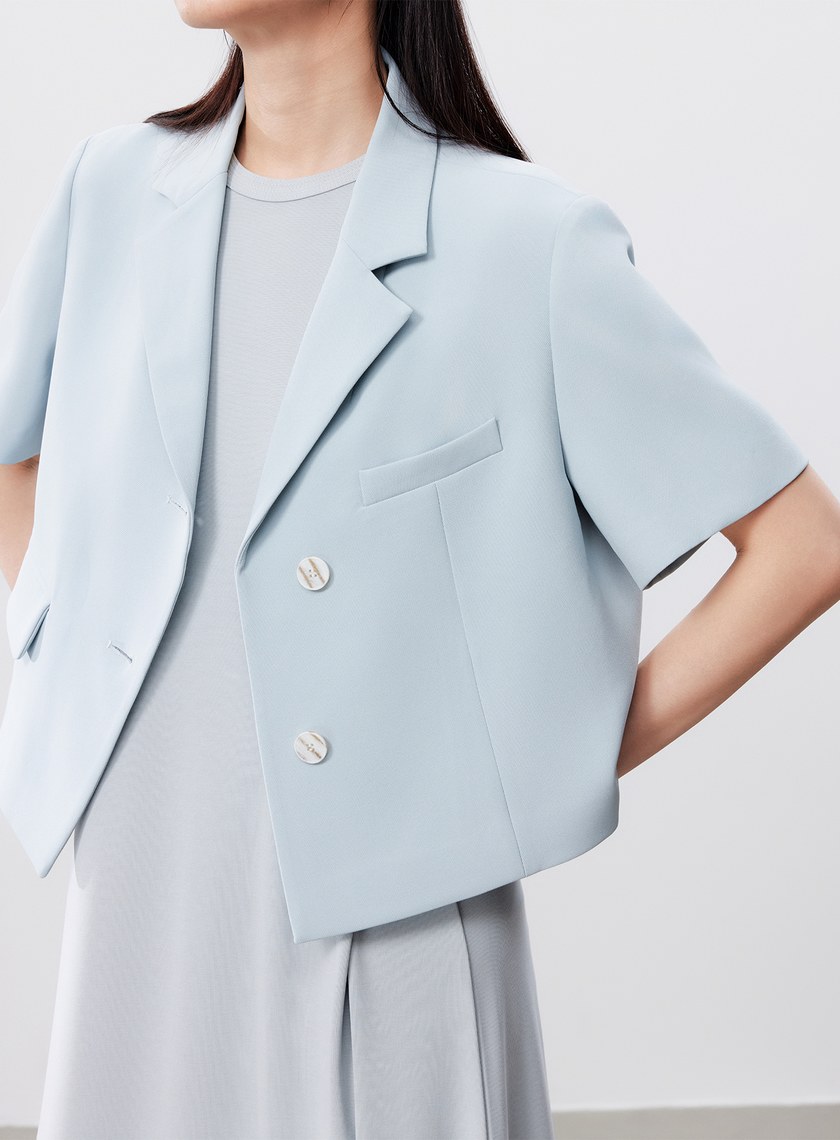 短版斜紋短袖西裝外套