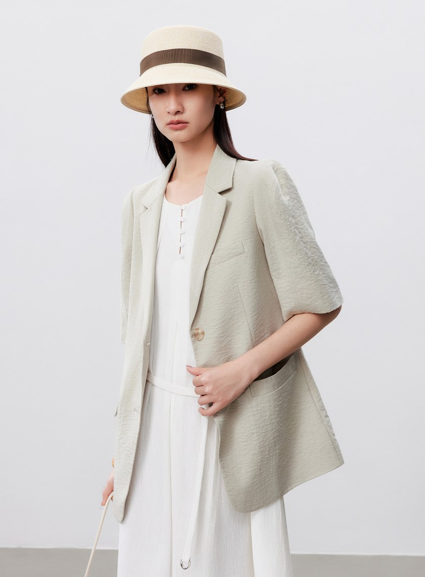 鬆弛感闊肩短袖西裝外套