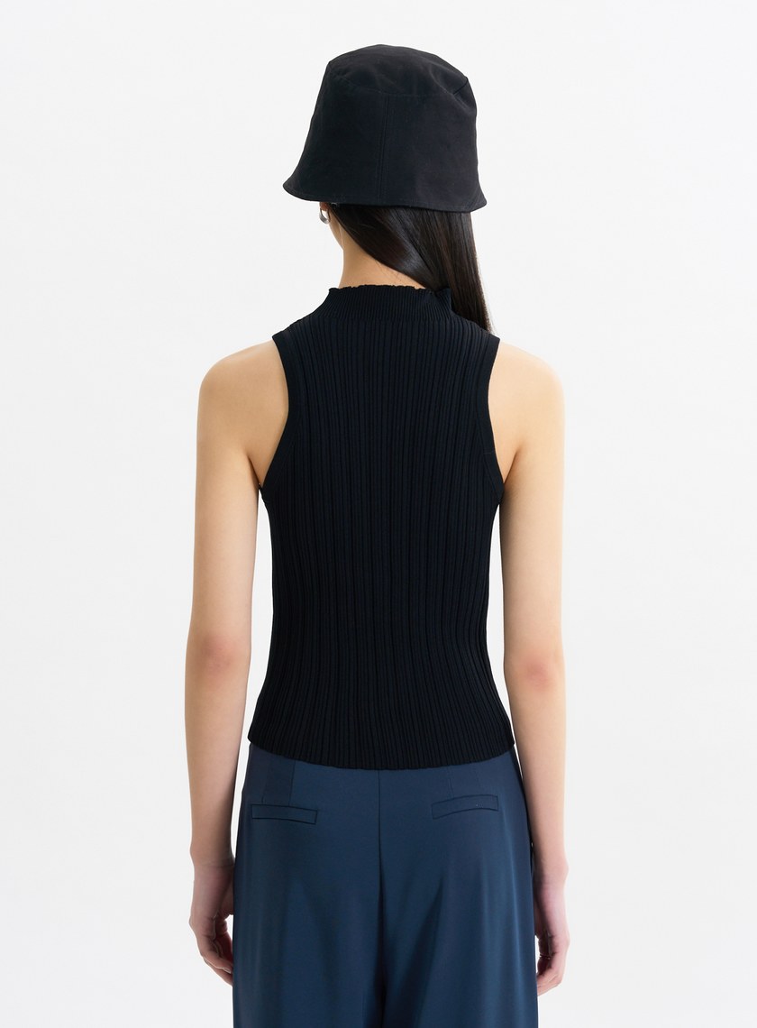 環保坑條削肩半高領針織背心