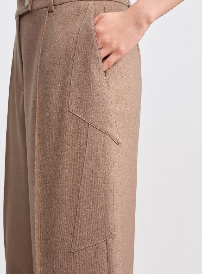 經典剪接造型寬褲