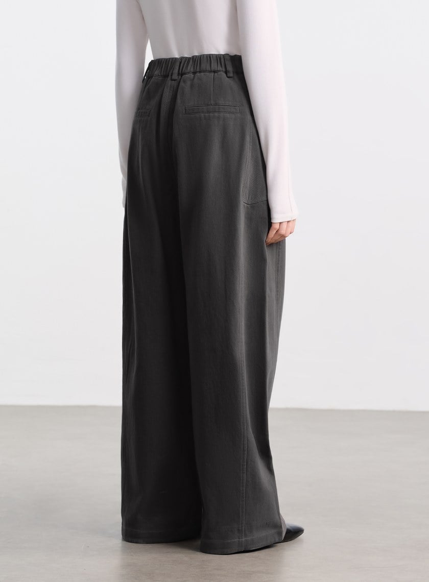 挺廓感內刷毛寬褲