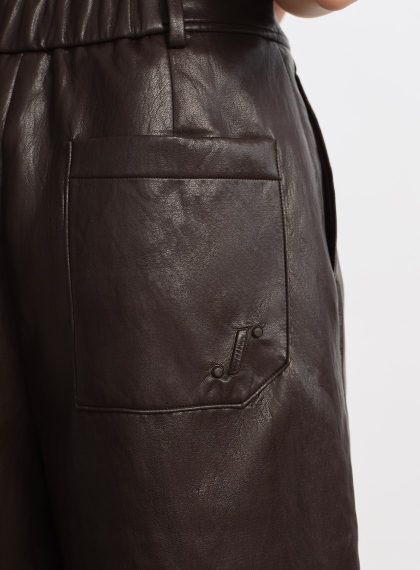 柔霧環保皮革五分褲