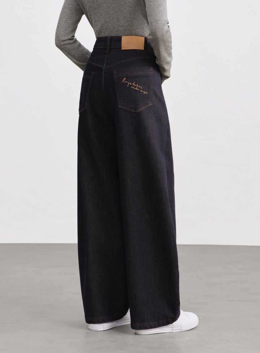 經典修身彎刀牛仔褲