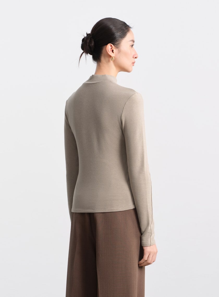 立體褶飾高領發熱上衣