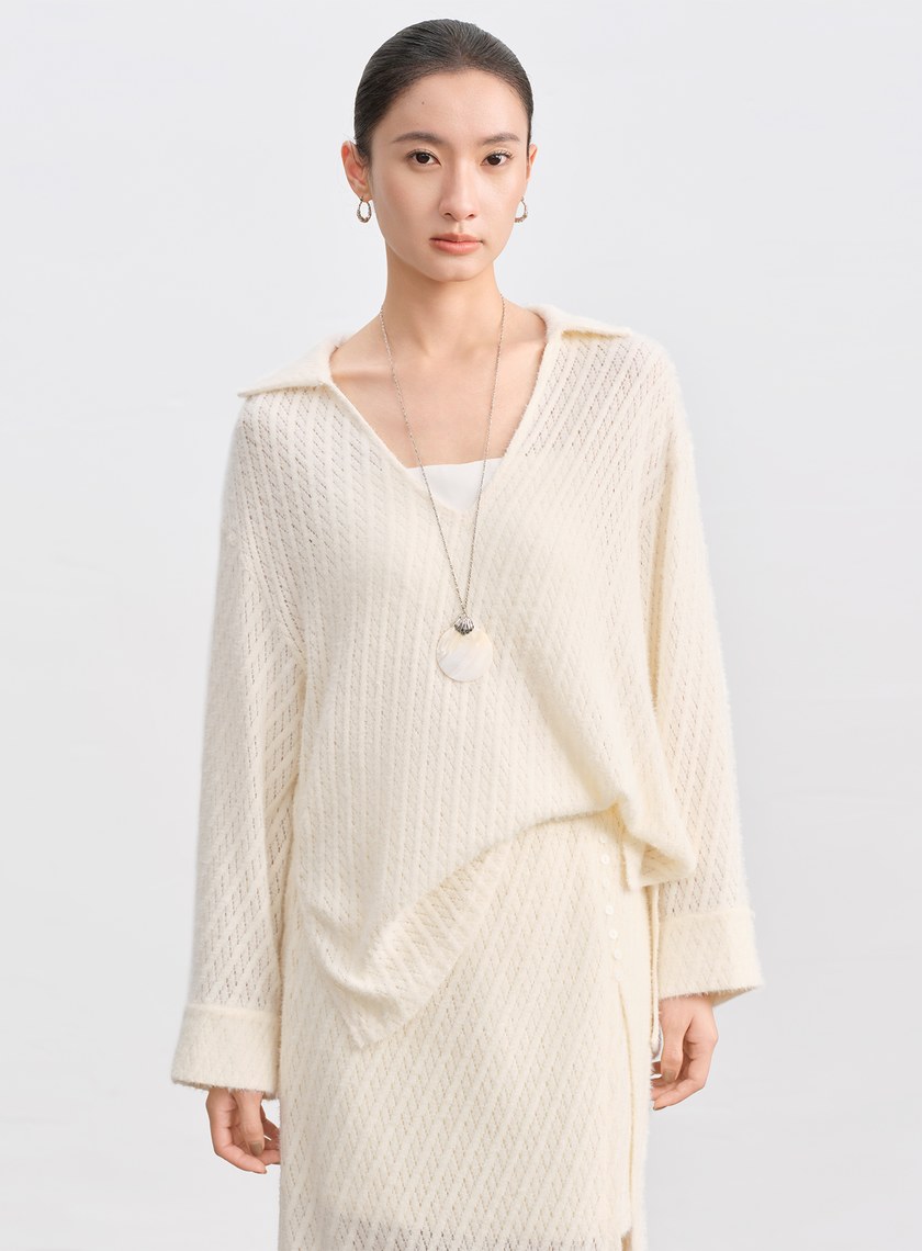 菱格紋V領簍空上衣