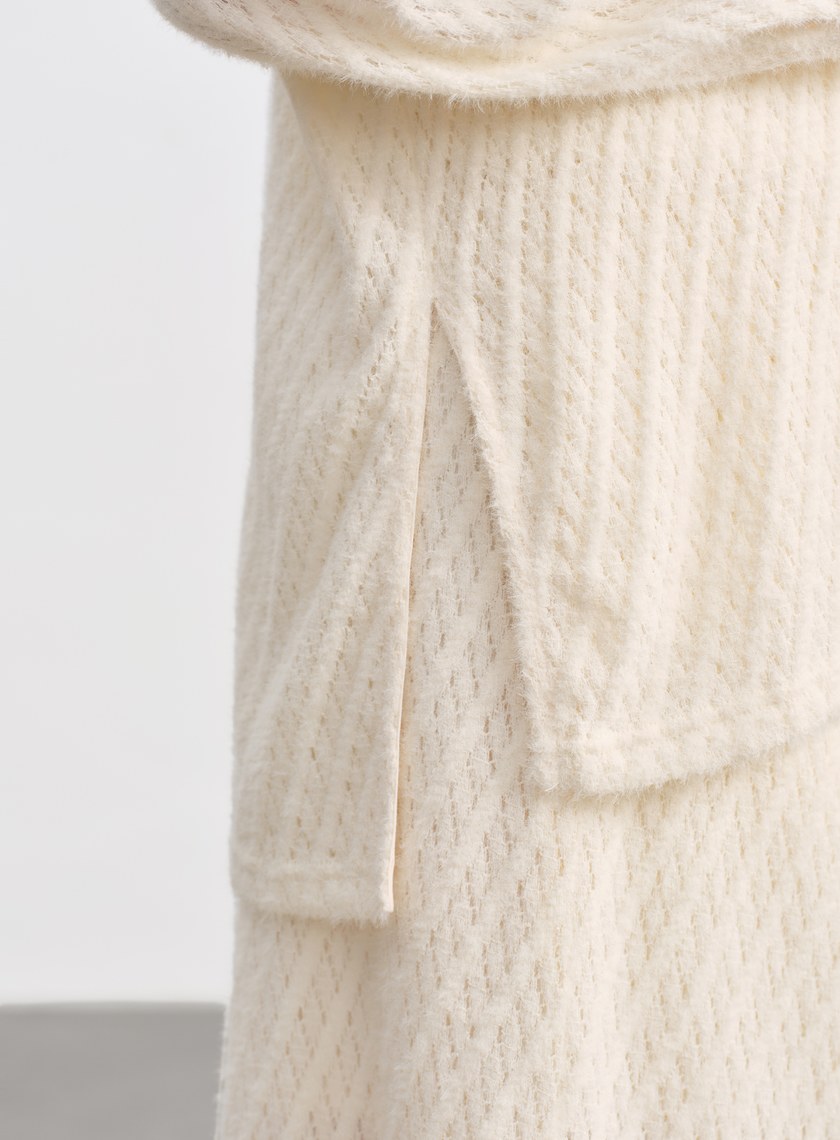 菱格紋V領簍空上衣