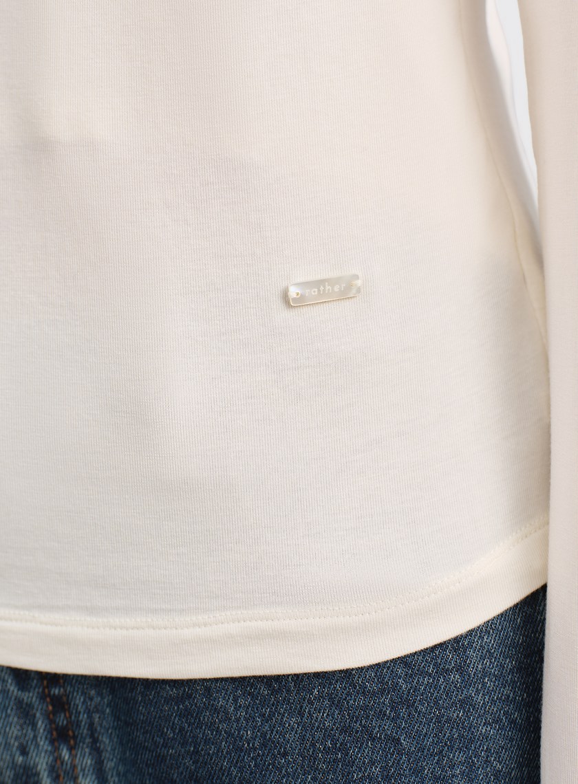 不對稱紐結合身上衣