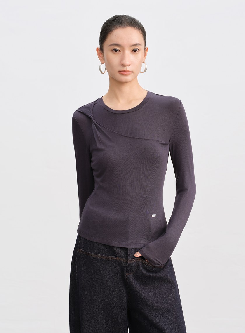 不對稱紐結合身上衣