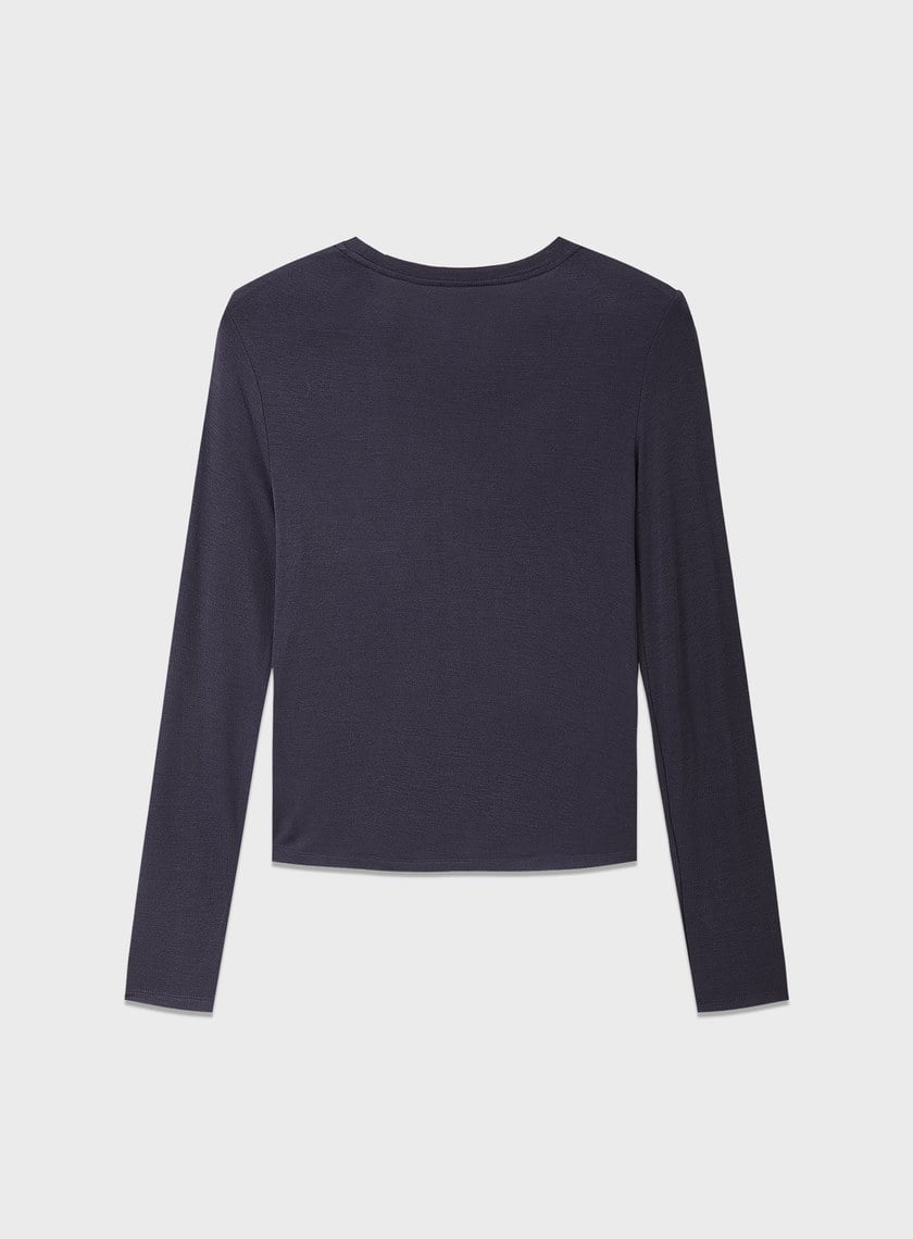 不對稱紐結合身上衣