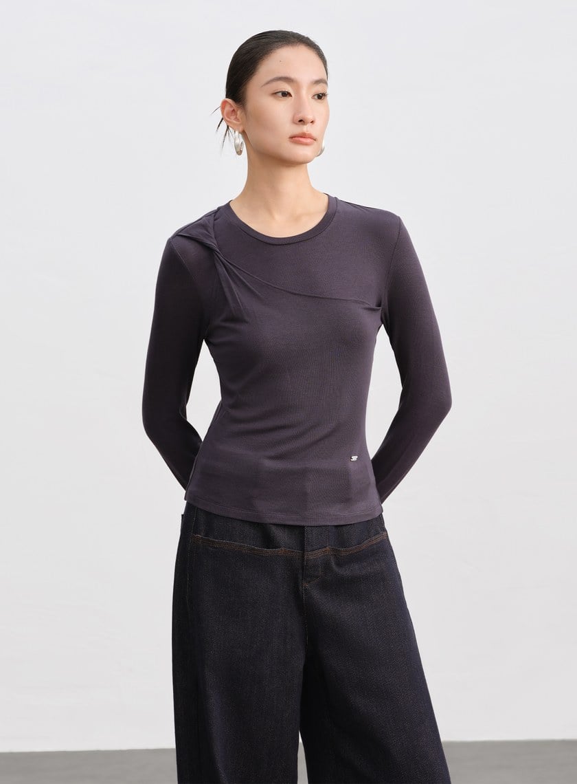 不對稱紐結合身上衣