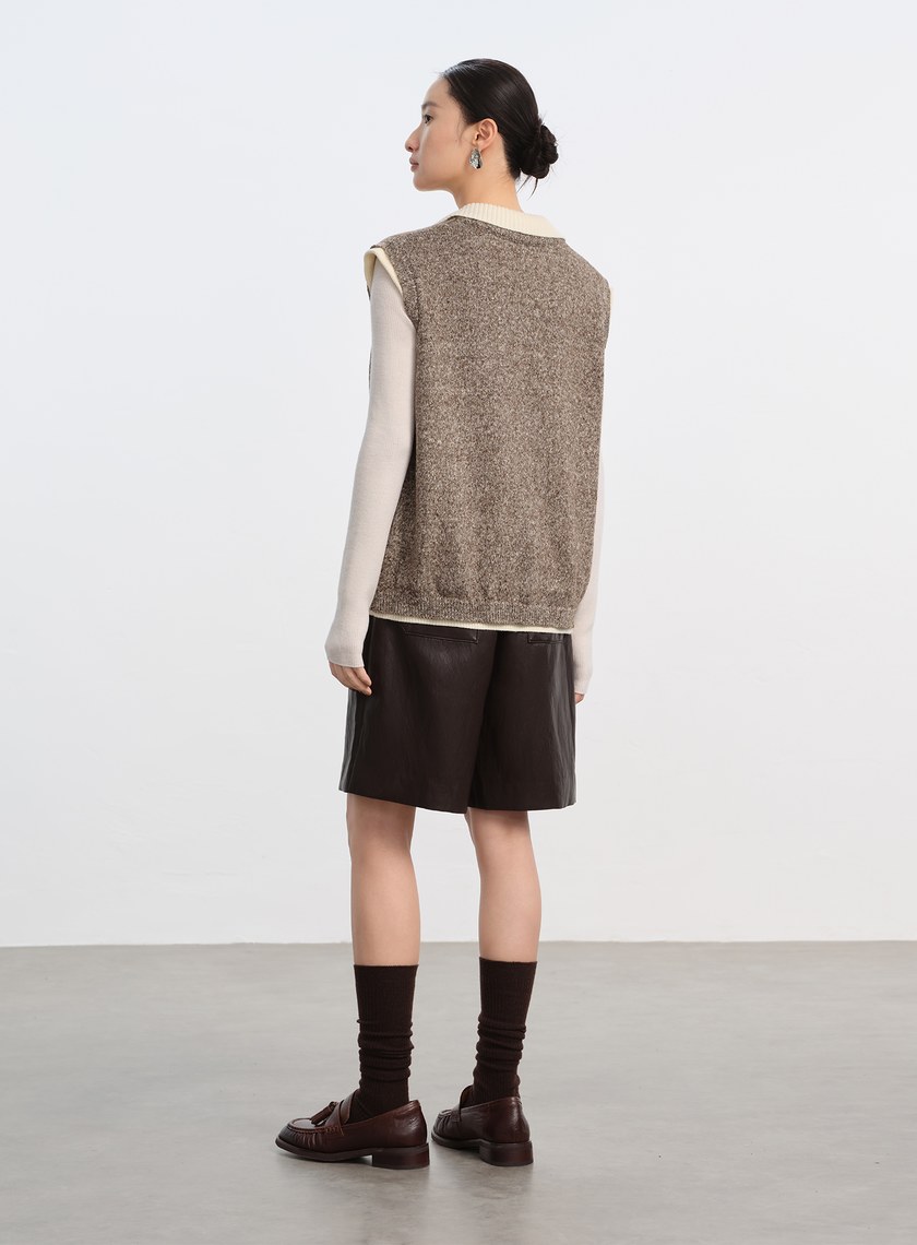 無袖拼接POLO領上衣