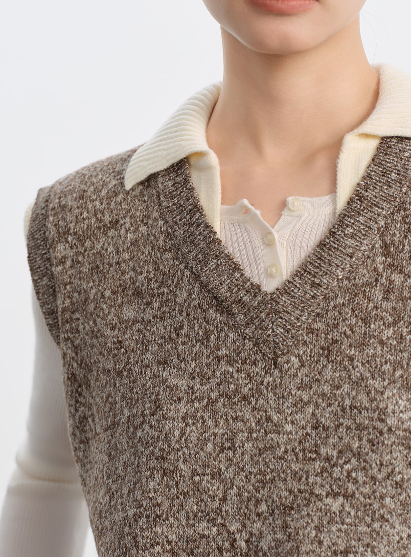 無袖拼接POLO領上衣