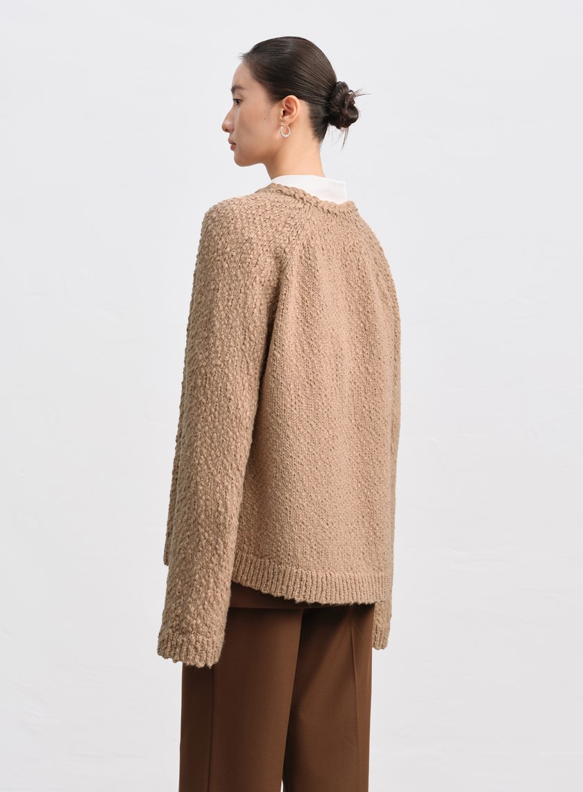 休閒肌理感V領毛衣